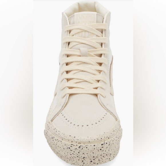 Vans
Sk8 hi
Spotted
Brand new - Picture 9 of 10